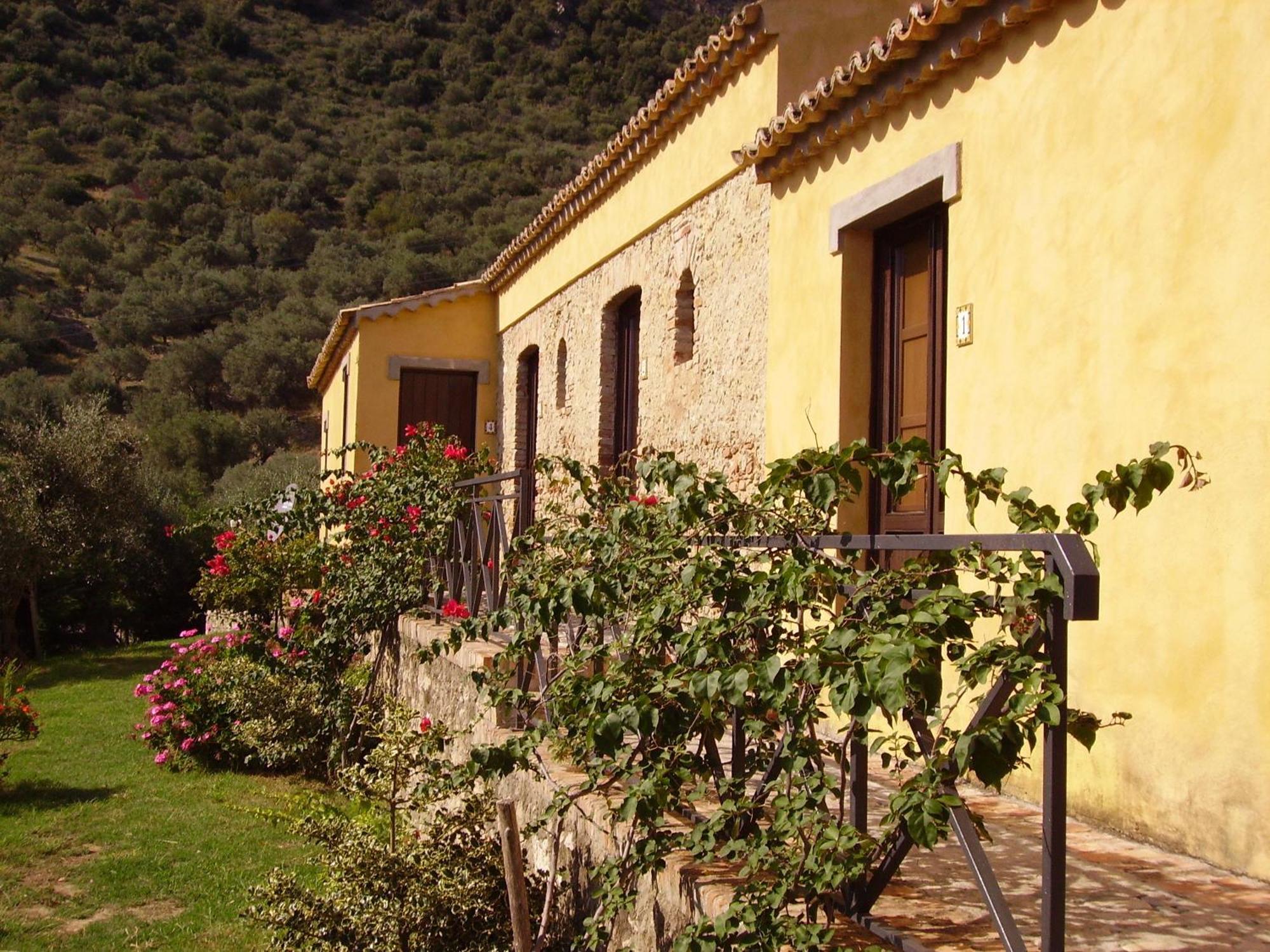 Azienda Agrituristica Biologica Il Querceto Santa Severina Eksteriør billede