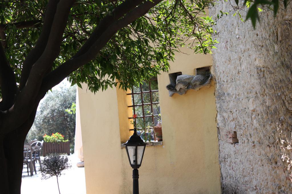 Azienda Agrituristica Biologica Il Querceto Santa Severina Eksteriør billede