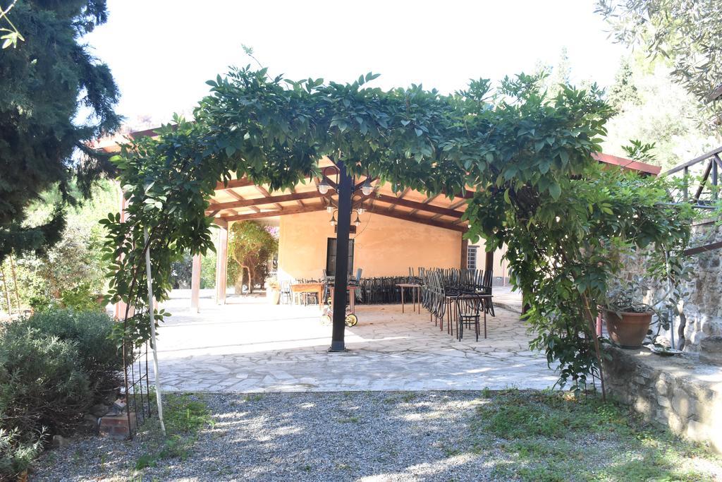 Azienda Agrituristica Biologica Il Querceto Santa Severina Eksteriør billede